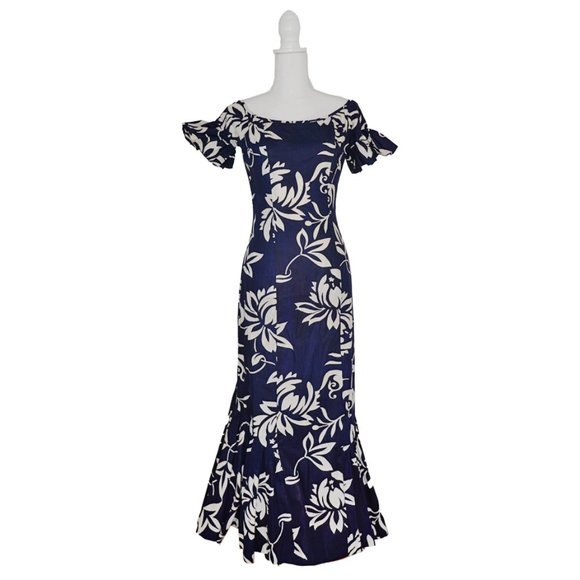 Alfred Shaheen Dresses & Skirts - *Vintage 1960s Hawaiian Alfred Shaheen Dress with Flare Sleeves & Fishtail Hem